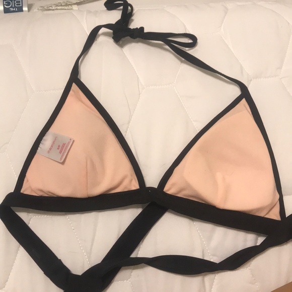 Bikini - Picture 2 of 2